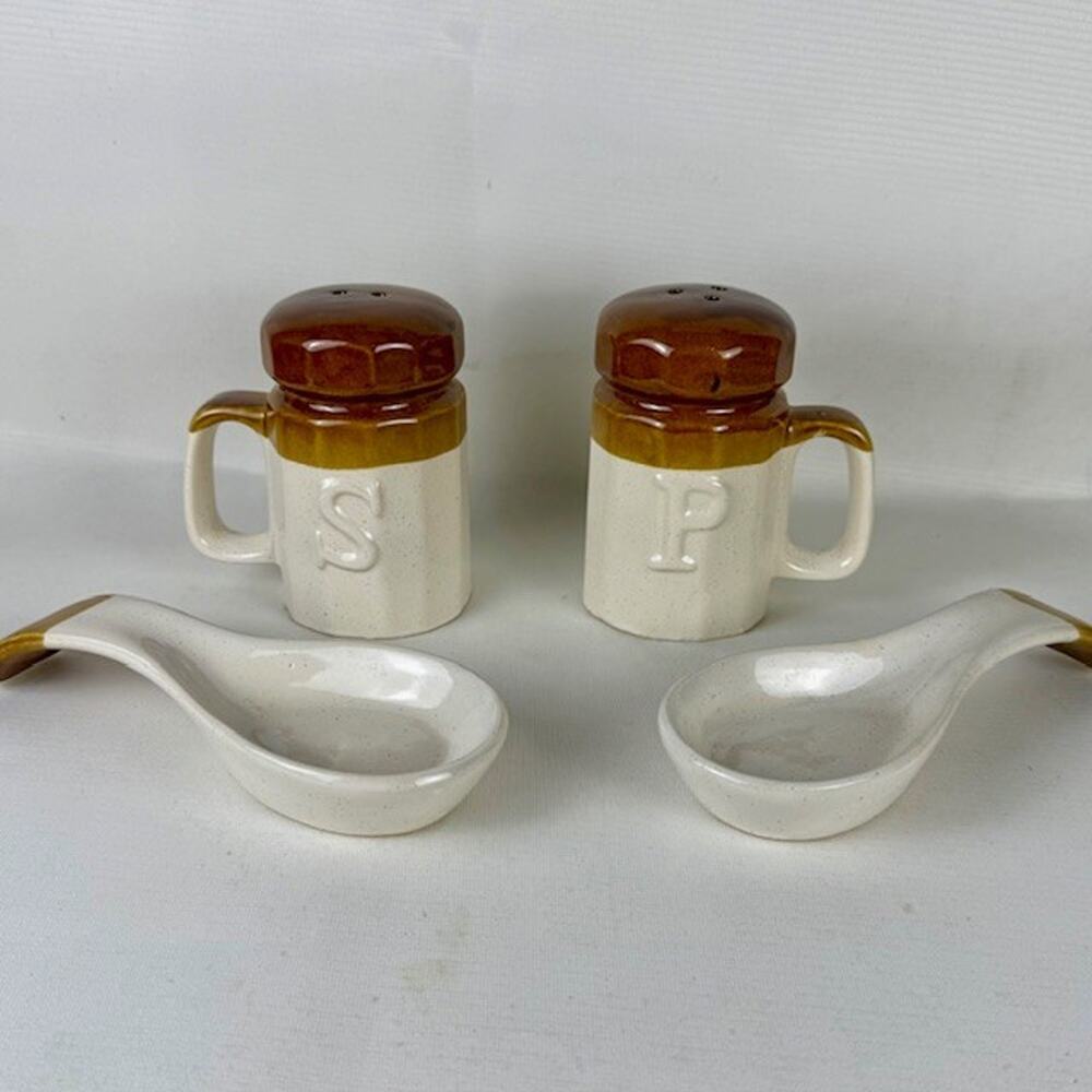 Vintage Stoneware Polygon Range Set Salt And Pepper Shakers Spoon Rears 1985